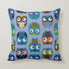 Eigenaren op blauwe achtergrond kussen