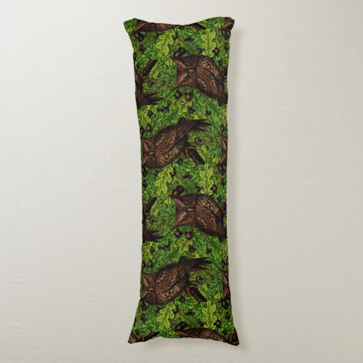 Eigendom van de eikenboom, groen en bruin lichaamskussen (Voorkant Verticaal)