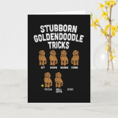 Eigenwijze Goldendoodle Trucs Grappige Hondentrain Kaart (Gele Bloem)