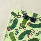 Eigenzinnig feestelijk kerstaugurken patroon strandlaken (In situ)