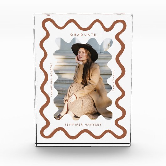 Eigenzinnige Terracotta Wavy Line Afstuderen Keeps Fotoblokken (Voorkant)