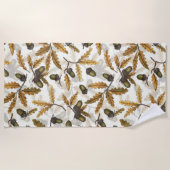 Eikels en eikenbladeren op gebroken wit strandlaken (Voorkant)