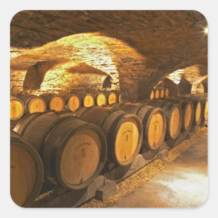 Eiken vaten in de kelder bij Domaine Comte Vierkante Sticker