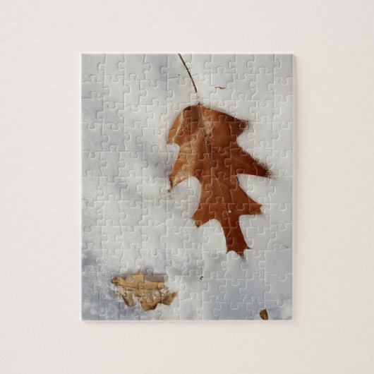 eikenblad op de sneeuw legpuzzel (Verticaal)