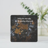 Eikenbladeren en eikels in donkere wateren feestdagenkaart (Staand voorkant)