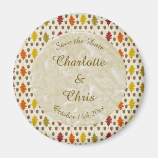 Eikenbladeren en eikels vallen herfst trouwdag aan magneet