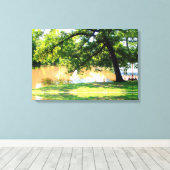 Eikenboom bij water Canvasprint Canvas Afdruk (Insitu (Houten vloer))
