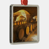 eikenborstels in de kelder bij Domaine Comte Metalen Ornament (Rechts)