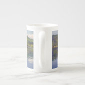 Eiland en wolkenschaaduw - Bone China mok (Achterkant)