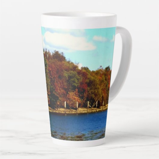 Eilanden in de Stream Latte Mok (Rechterhoek)