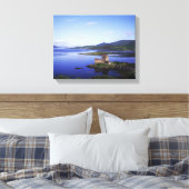 Eilean Donan Castle, Dornie, Highlands Canvas Afdruk (Insitu (Slaapkamer))