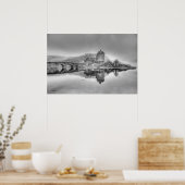 Eilean Donan Castle in Scotland (Zwart-wit) Poster (Keuken)
