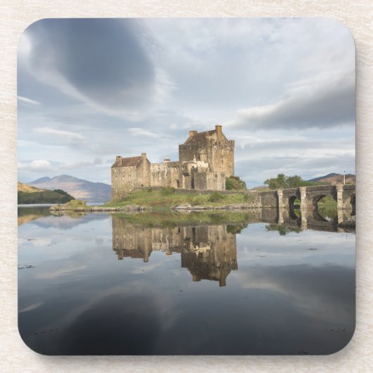 Eilean Donan Castle met reflectie in Schotland Bier Onderzetter (Voorkant)
