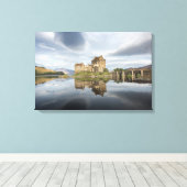 Eilean Donan Castle met reflectie in Schotland Canvas Afdruk (Insitu (Houten vloer))