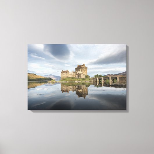 Eilean Donan Castle met reflectie in Schotland Canvas Afdruk (Voorkant)