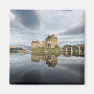 Eilean Donan Castle met reflectie in Schotland Magneet