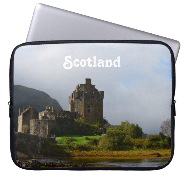 Eileen Donan Castle in het vroege najaar Laptop Sleeve (Voorkant)