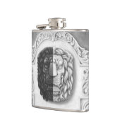 Ein Kopf des Löwes Heupfles (Links)