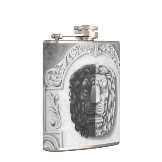 Ein Kopf des Löwes Heupfles (Rechts)