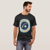Einar's Fishing Co. Badge - Palia T-shirt (Voorkant volledig)