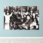 Einde van de verbodspartij bij de lokale balie in  canvas afdruk (Insitu (Houten vloer))