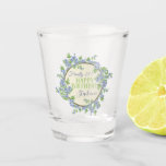 Eindelijk 21 Happy 21st Birthday Cadeau Shot Glas<br><div class="desc">viert 21e de geviendouane glas van de verjaardagsdouane. Met dit leuke cadeau vieren we de komende leeftijd van je vriend, zus of andere belangrijke jongeman in je leven. Het ontwerp is gemaakt van een mooi bloem lijst gemaakt van blauwe violetten en aangepaste tekst in het midden, inclusief een aangepaste naam....</div>