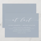 Eindelijk Dusty Blue Minimalist Script Wedding Kaart (Voorkant / Achterkant)