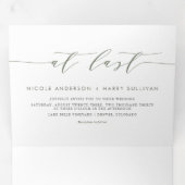 Eindelijk een groene minimalistische scriptbruilof drieluik uitnodiging (Binnenzijde eerst)