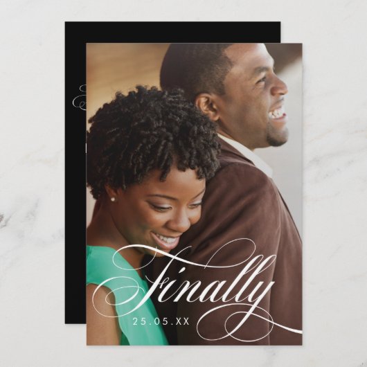 Eindelijk Elegant Script Foto Overlay Save The Date (Voorkant / Achterkant)