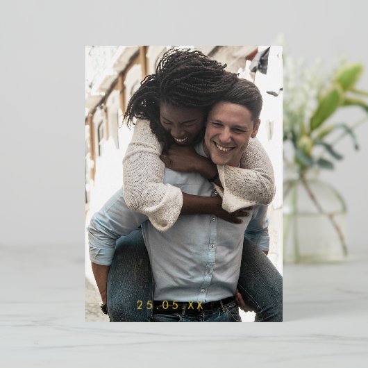 Eindelijk Foto Weddenschap Bespaar de datum Gold Folie Uitnodiging (Staand Voorkant)