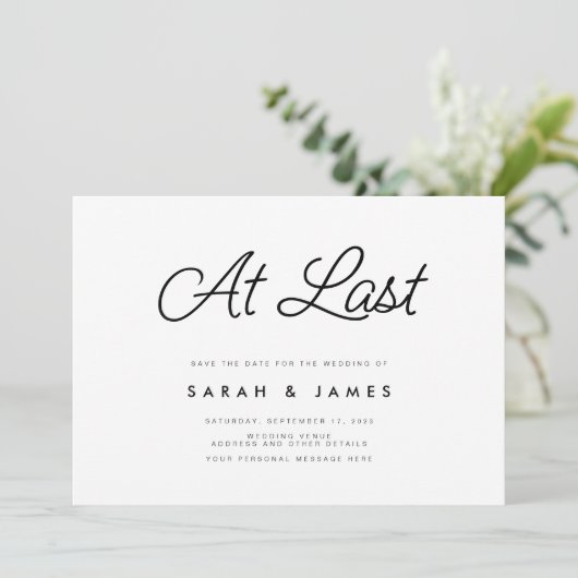 Eindelijk Modern minimalistisch script Save The Date (Staand voorkant)