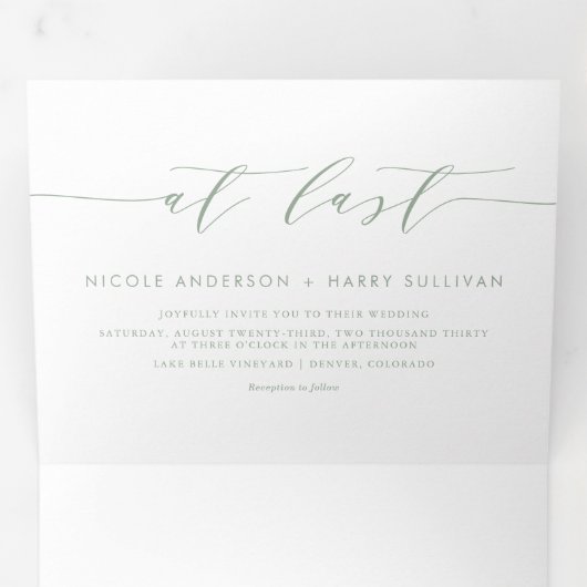 Eindelijk Sage Green minimalistisch script bruilof Drieluik Uitnodiging (Binnenzijde eerst)