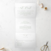 Eindelijk Sage Green minimalistisch script bruilof Drieluik Uitnodiging (Binnen)