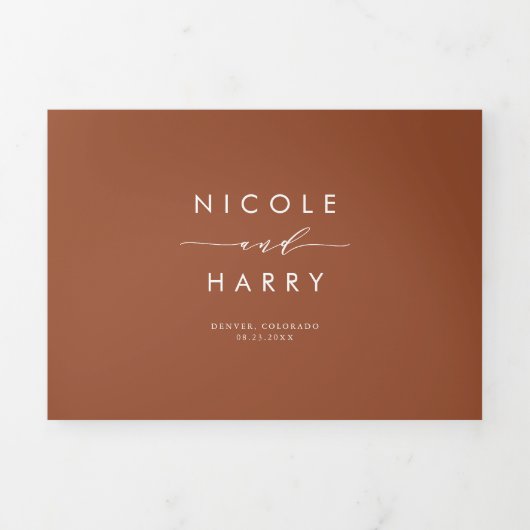 Eindelijk Terracotta minimalistisch script bruilof Drieluik Uitnodiging (Cover)