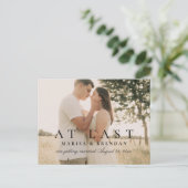 Eindelijk Trouwfoto Save the Date Aankondigingskaart (Staand voorkant)
