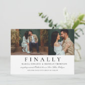 Eindelijk Twee Foto Zwart Wit Grappige Huwelijk Save The Date (Staand voorkant)