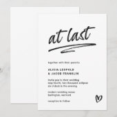 Eindelijk zwart-wit typografie moderne bruiloft kaart (Voorkant / Achterkant)