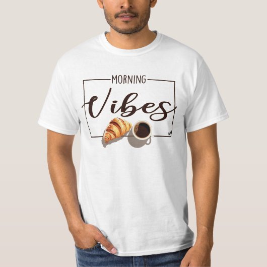 Eine Tasse Kaffee mit Croissant Abbildung T-shirt (Voorkant)