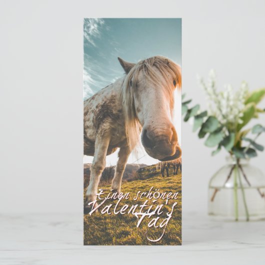 Einen schönen Valentinstag mit schauendem Pferd (Staand voorkant)