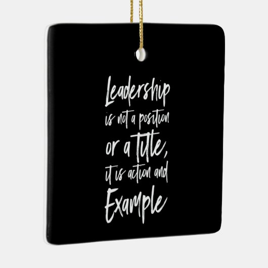 ejemplo de liderazgo keramisch ornament (Rechts)