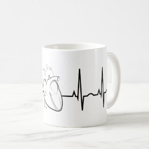 EKG met de Mok van een realistische hartkoffie