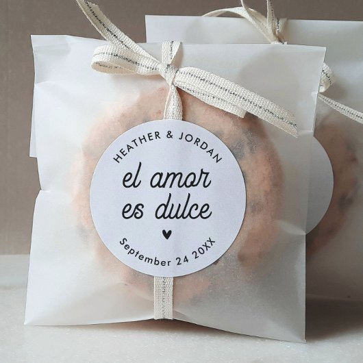 El Amor es Dulce Modern Wedding Favors Ronde Sticker