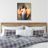 El Bacio Remix – Neon “LOVE” Muurkunst & Merchandi Canvas Afdruk (Insitu (Slaapkamer))