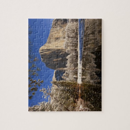 El Capitan weerspiegelt zich in de Merced-rivier i Legpuzzel (Verticaal)