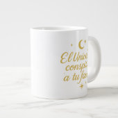 El Universo Conspira a Tu Favor ✨ | Elegant Gold Grote Koffiekop (Voorkant rechts)