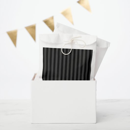 Elagnat Black & Smoky Black Vertical Stripes Bedankzakje (Feest)