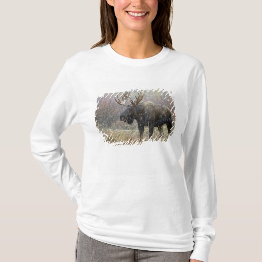 Eland in sneeuwstorm met espbomen t-shirt (Voorkant)