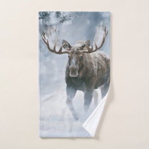 Eland loopt door boreale sneeuw bad handdoek