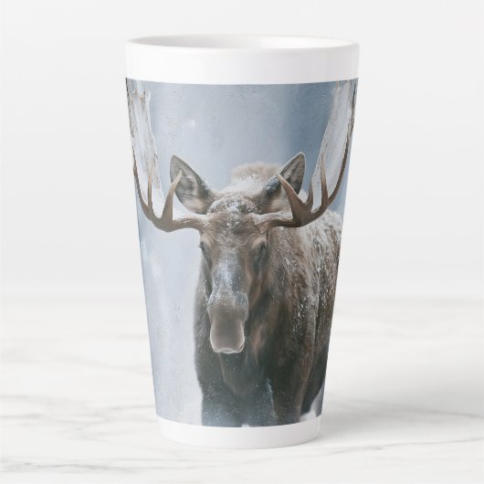 Eland loopt door boreale sneeuw latte mok (Voorkant)