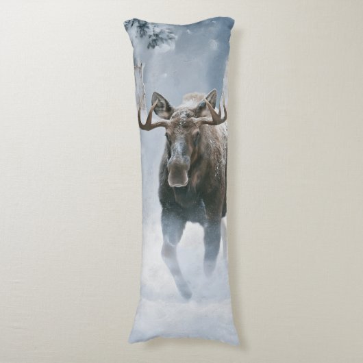 Eland loopt door boreale sneeuw lichaamskussen (Voorkant Verticaal)
